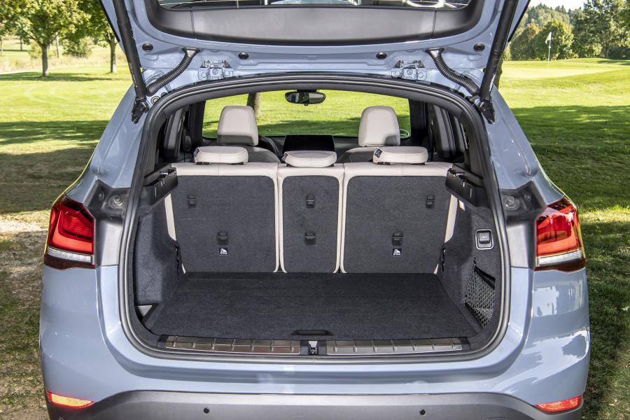 Багажник BMW X1 xDrive25d xLine (F48) 2019 года  (WW) (фото 64 из 99)
